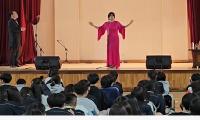 희망의소리·연세대 오르페우스, 고양송산중학교에서 '휴먼 멘토링 콘서트' 개최